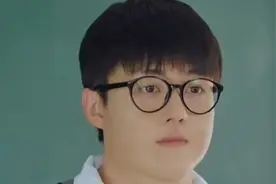 两百斤大胖子暑假逆袭成校草惊艳全校视频封面