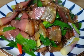炒腊肉不要直接下锅炒，教你最简单的制作方法，鲜香下饭不干不柴视频封面