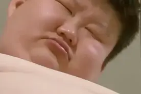 奶奶把孙子当猪来养，八岁体重就超过三百斤#奇闻趣事  #肥胖视频封面