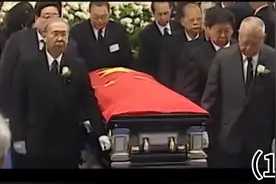 霍英东为国捐150亿，世纪贼王不敢动他，一面国旗让后代平步青云视频封面