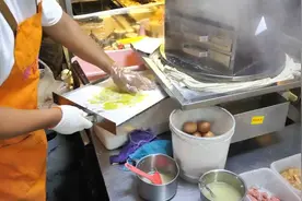 打工仔辞职卖肠粉，一天卖出二百多份，日赚一千视频封面