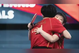 王楚钦说配不上孙颖莎有多心酸？变铁人拼命追赶，莎莎为大头打气