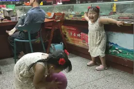 玩得不亦乐乎，原相机拍的没有现实中好看视频封面