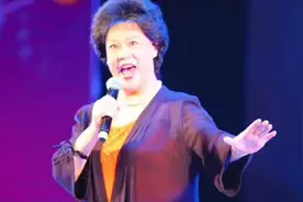 经典回忆，邓玉华演唱电影《地道战》主题曲《主席的话儿记心上》