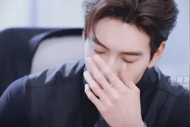 手控福利!!!这个男人怎么身材好，长得好，手还这么好看呀!陈星旭