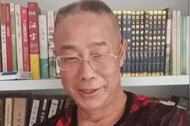蒙自的大街上为什么插着印度国旗
