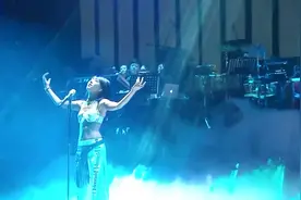 吉克隽逸北京演唱会现场演唱《不要怕》视频封面