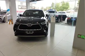 丰田汉兰达 2023款2.5L智能电混双擎四驱至尊版7座，详细视频视频封面