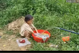 妈妈离开后，女孩再次照顾弟弟#纪录片 #越南生活视频封面