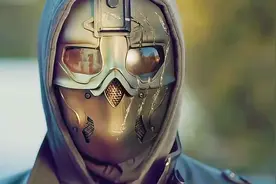 女人在浴室洗澡时，家里竟闯入一个陌生男人