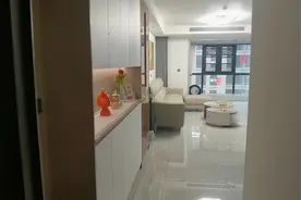 100平的房子装修了4个月，硬装花费10万，这效果很满意。