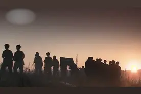 萧华调往兰州后，第一政委冼恒汉没懂上层意图：到底谁是第一？