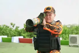 来一场真人版贪吃蛇大作战？不断变大的贪吃蛇来到这个真实的世界