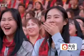 中英混血英语考18分，姥姥嫌丢人，萌娃：我爸在中国没熟人视频封面