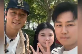 吴彦祖到民政局门口街拍为新人送祝福，被拒绝了好几次。视频封面