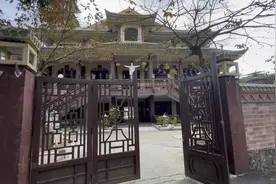 谅山省的耶稣教堂，周围全部埋的都是耶稣教徒。。。视频封面