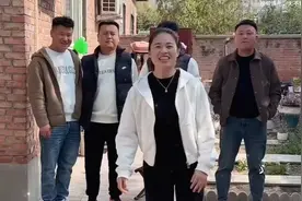 董艳颖知恩图报，全网第一个带着姑姑家姐姐跟儿媳妇去上海旅游的