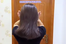 短发版鸡毛毽子头，简单快速又时髦，有手就会扎！