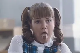 夜深人静时不能独自观看的S级恐怖片精神病院他来了