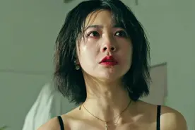 富婆真爱上健身房前台小哥，还为他报仇！#网剧轮廓中的真相视频封面