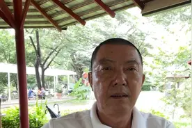 正常的人怎么能形容到霸气侧漏呢