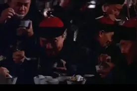 清朝上朝真实影像，大臣凌晨三点街边吃碗咸豆腐脑，五点开始上朝视频封面