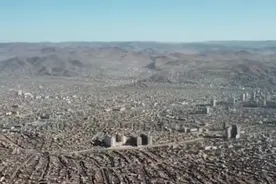 正被自然吞没的蒙古国：76%的土地荒漠化，全国就一条高速公路视频封面
