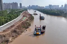 平陆运河钦州市区进度，开挖岸边之后宽度将变宽很多视频封面