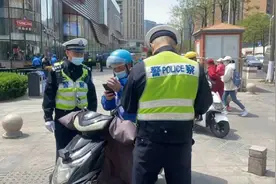 除了上牌，电动车上道路要注意“6个一定”以免被交警罚款，扣车