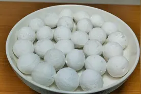 煮汤圆时，直接下锅就错了，教你正确做法，不开裂不破皮不夹生视频封面