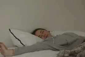 99%的人都不知道这样睡八分钟快速恢复精力。