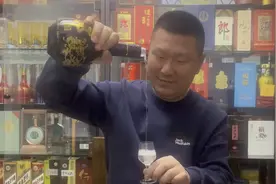 肥波评测：川酱普通人的天花板青花郎好喝不？跳水到700出头了！视频封面