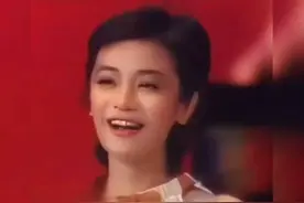 “柴女”张艾嘉与“财子”凌峰喜结连理，比翼双飞！
