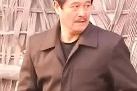 复古风穿搭指南：看这位大叔如何穿出年代感！视频封面