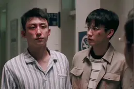 郑北往那儿一站就跟一堵墙似的，双开门冰箱的身材视频封面