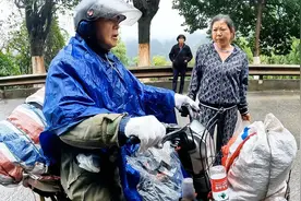 80岁的爷爷一个人骑电动车去南方过年，无奈之下我们也只能这样！视频封面