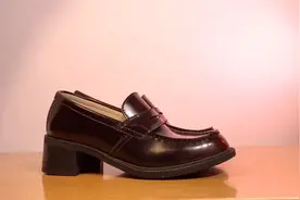 300d白丝袜搭配小皮鞋！视频封面