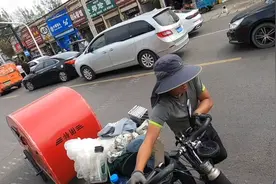 自行车拖挂小房车旅行，移动的小家很温暖，感觉还不错视频封面