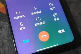 贵州小伙接到诈骗电话，只回复一个“嗯”，骗子直接破防骂人