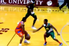 区区一米七五的小托马斯凭什么能在高人如林的NBA场均能拿下30分视频封面