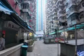 揭秘世界房价第一的香港，穷人富人都住什么样的房子？视频封面