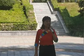 河南省漯河市红枫戏曲歌友团迎国庆文艺演出（视频原创）