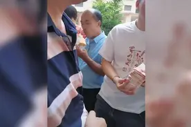 抢着交钱还要排号！让人惊掉下巴，这就是成都中考出分后的现状