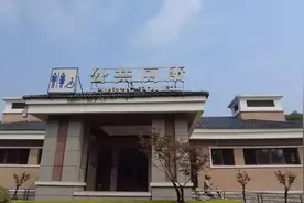 中国的公共厕所在印度播主眼里都是豪宅一样的存在视频封面