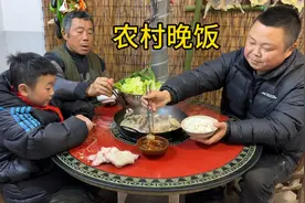 一只羊62斤宰杀出31斤羊肉，晚上吃羊脖子火锅，感觉比羊腿肉好吃视频封面