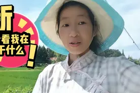 38度高温天气，80后女子为什么要打个赤脚在水泥地上走？视频封面