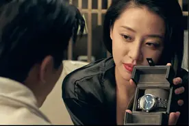 《轮廓中的真相》2/3 健身教练专挑富婆下手，赚的盆满钵满！视频封面