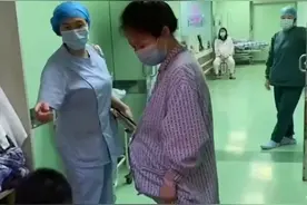讲讲我第一次生孩子的真实体验，尴尬到脚趾抠地的经历！视频封面