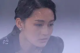 雨中泪滴，心碎瞬间，铁梨花，泪如雨下。千金霸气回归，怼天怼地视频封面