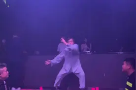 马保国大师七十多岁高龄还蹦迪呢！心态真好！